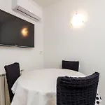 1 Bedroom Lovely In Barbat na Rabu