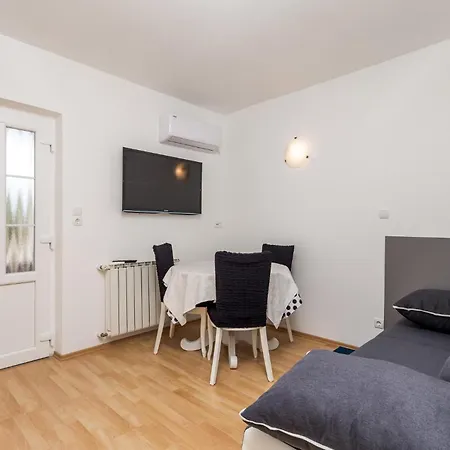 1 Bedroom Lovely In