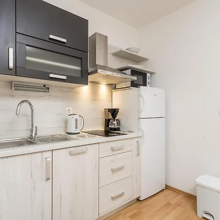 1 Bedroom Lovely In Barbat na Rabu