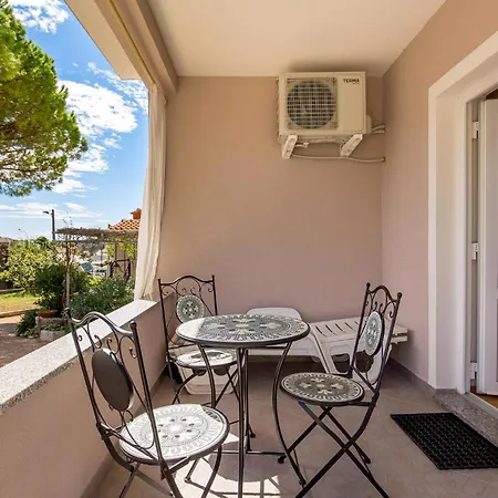Apartmán 1 Bedroom Lovely In *