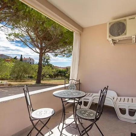 Appartamento 1 Bedroom Lovely In Barbat na Rabu